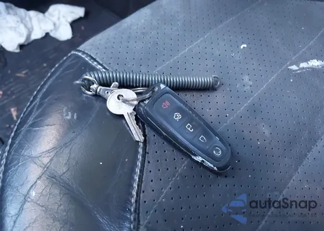 2013 Ford Taurus Sho z USA, uszkodzony, nr VIN 1FAHP2KT8DG135778